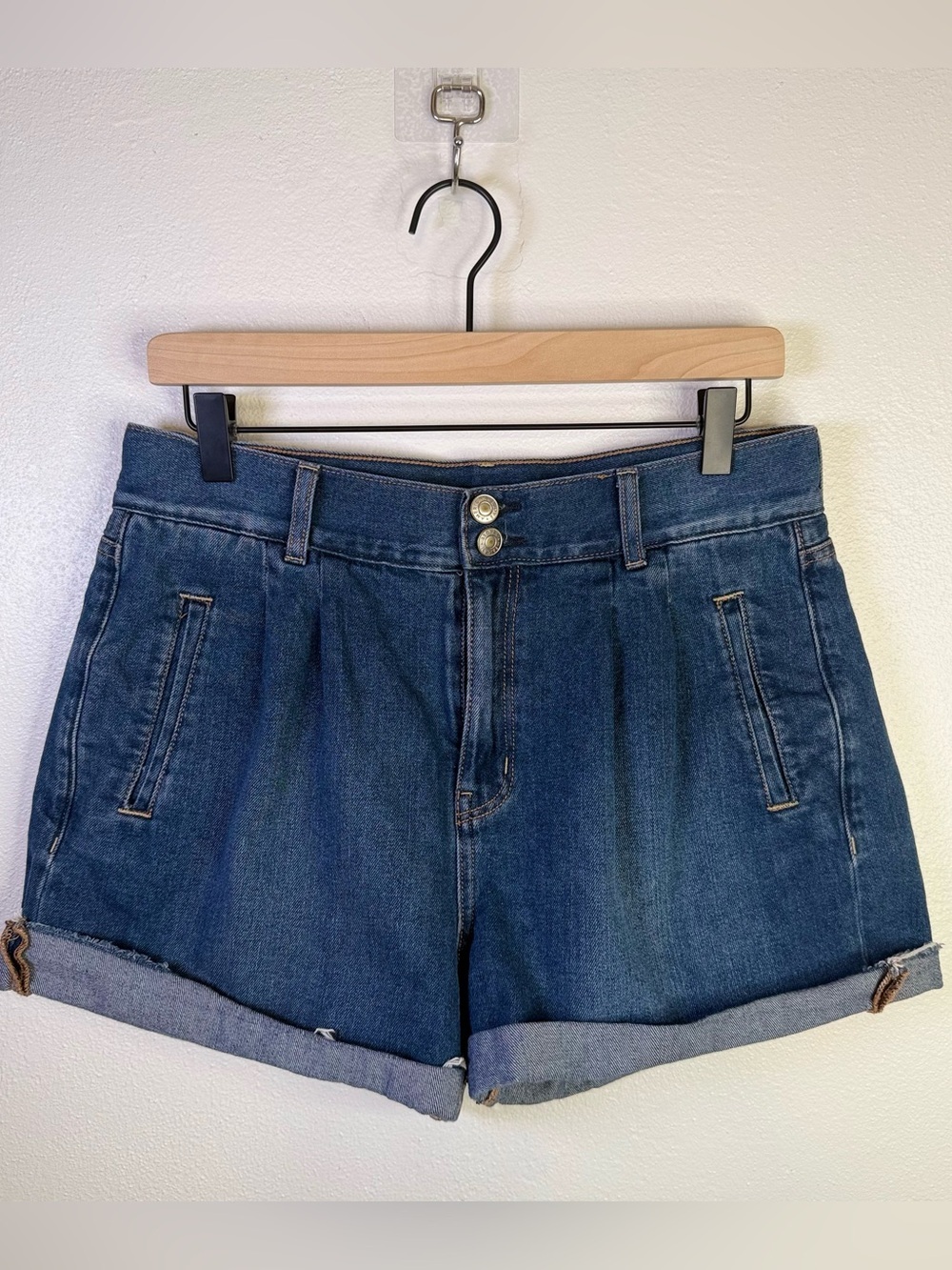 American Eagle Mom Shorts, Classic Dark Blue Denim with Rolled Hem Size 10 Boho - Picture 7 of 15